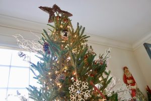 christmas tree decorationg