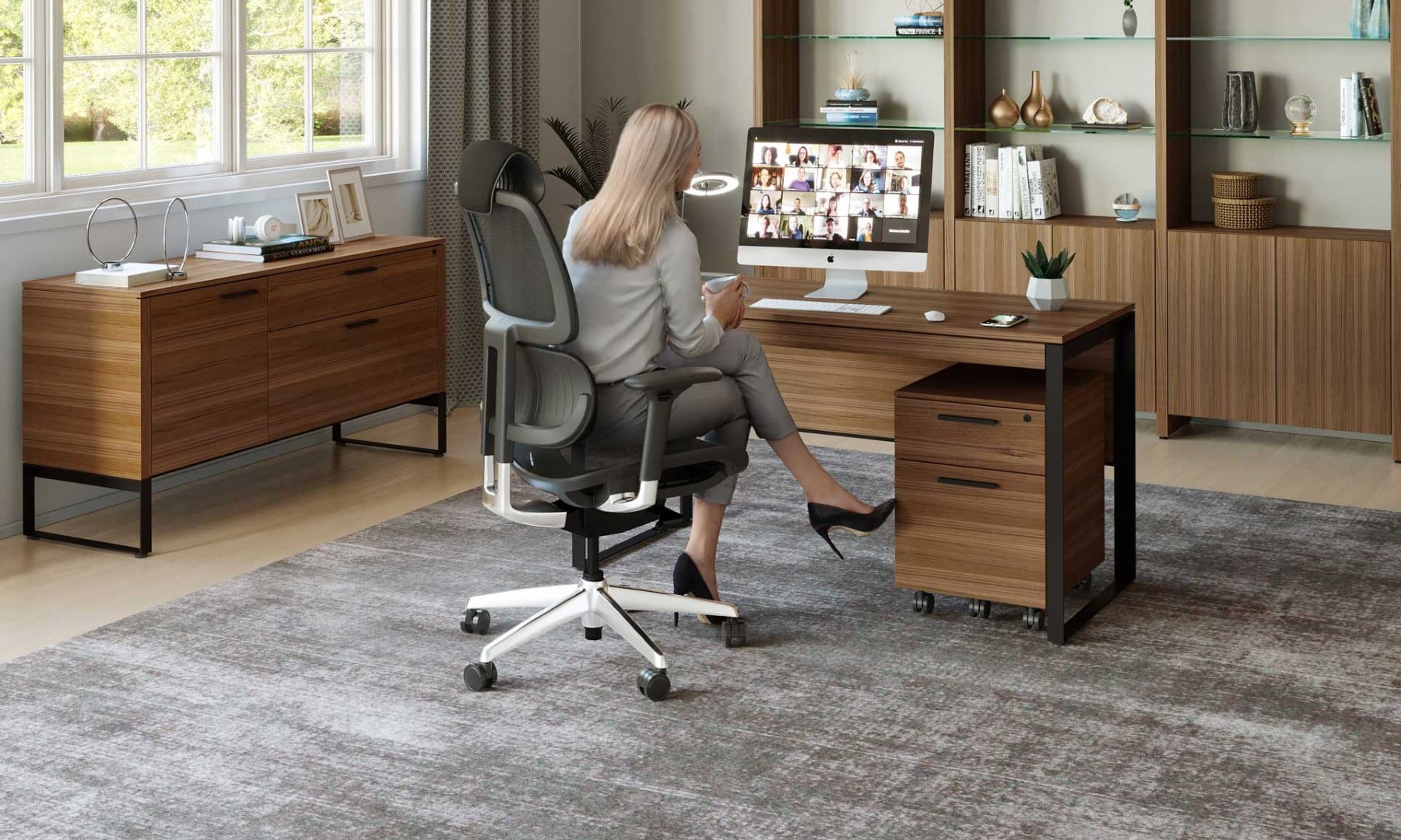 Voca Mesh Chair + Linea Desk
